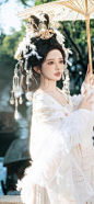  琼颜池上照, 银发玉梳垂。
采集@别致的七
cr：向田夏沫写真馆