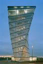 BBI Info-Tower / Kusus Architekten curvitecture