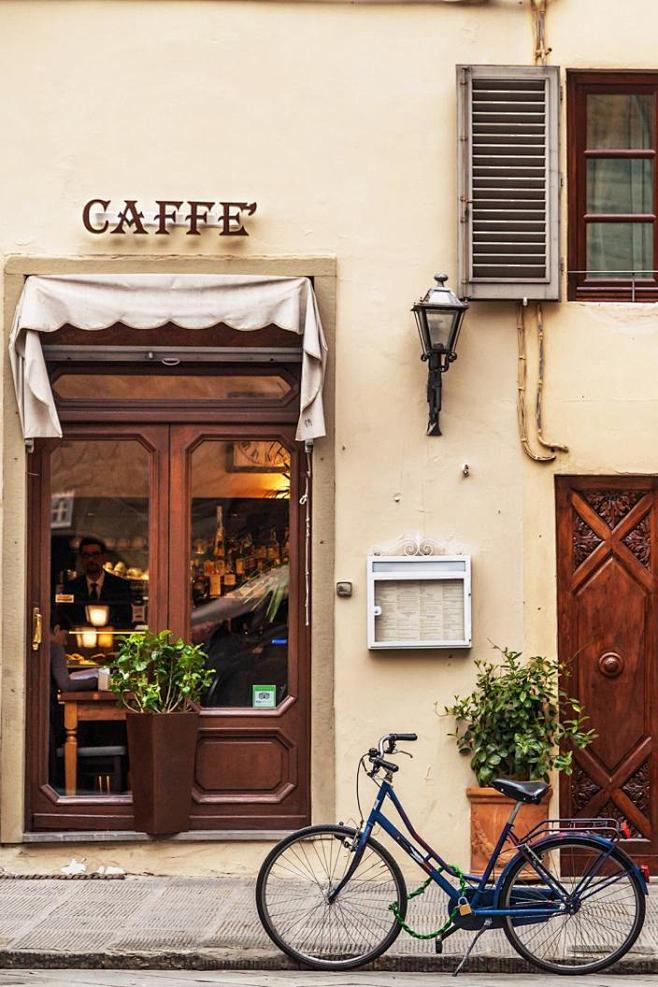 Coffee Shop in Tusca...