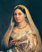 拉斐尔《披纱巾的少女》又名《冬娜薇拉塔》，这幅女子肖像是拉斐尔最理想的女性形象，这个形象的特征可以在《西斯廷圣母》中的玛利亚那儿找到她的影子。人们常把达芬奇的创作比作深不可测的大海，把米开朗琪罗的作品比喻为崇山峻岭，而把拉斐尔的画比作广阔、明朗的原野。作品《披纱巾的少女》又名《冬娜薇拉塔》，据传是拉斐尔为意中人画的肖像。可能是由于有真实的对象为基础，这件作品刻画理想化女性的成分减少了，去掉神秘的色彩，更增强了形象的真实感。画家运用了极为丰富的绘画语言，充分发挥色彩表现力，塑造一位平凡而又极具审美的女性形象