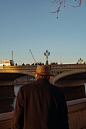 Gent on the Southbank photo by Josh Edgoose (@spicymeatball) on Unsplash : Download this photo in London, United Kingdom by Josh Edgoose (@spicymeatball)