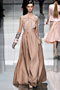 简易优雅的时尚回归 Christian Dior 2012秋冬发布_时尚频道_凤凰网