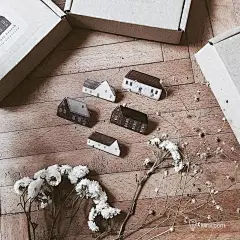 论插画师的变现——来自乌克兰插画师 Nastia Sleptsova : 论插画师的变现 乌克兰插画师 nastia sleptsova 的美好插画及衍生品 乌克兰插画师Nastia Sleptsova 绘画作品一组 大小创意壁画 虽然很简单却透露着 温馨和暖的气息 和很多成名的插画师一样，乌克兰插画师nastia slep