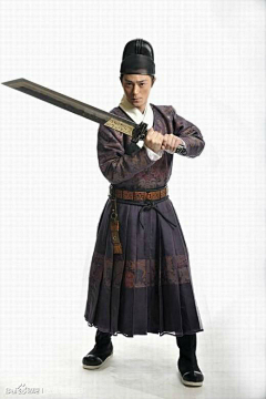 啾啾你小耳朵儿采集到定妆照