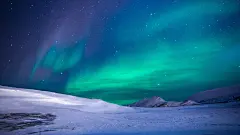 极光星空雪地风景2k高清壁纸 - 张良信息咨询服务工作室 - 原创作品 - 视觉中国(shijueME)