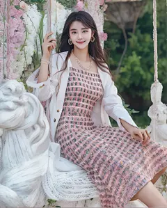 骑旋转木马的少女