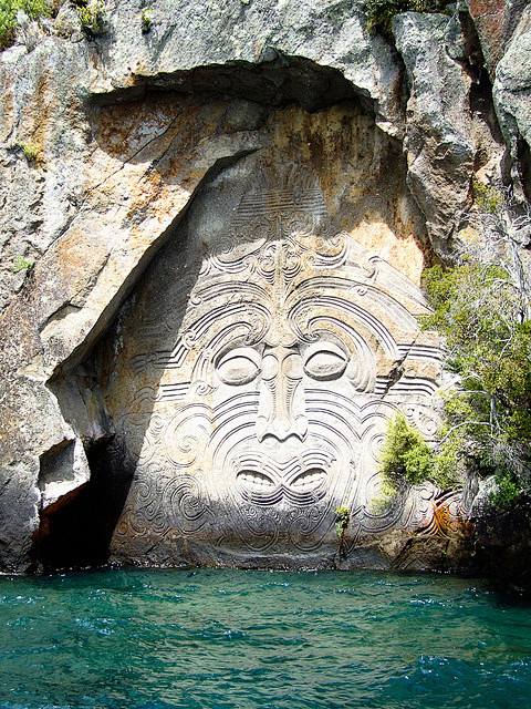 [毛利人的岩石雕刻] 毛利人的岩石雕刻，...