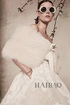 海报时尚带你走进2018春夏婚纱周：艾莉·萨博 (Elie Saab) 2018春夏婚纱，时髦摩登个性！@北坤人素材