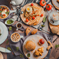 Breakfast in bed. Window light / 500px