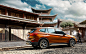 BMW X1 : 全新车型的BMW X家族特征得到全面强化，只为传承X车型探索未知、一往无前的新锐精神。更宽敞的空间，性能强劲的涡轮增压发动机，更具气势的长轴距设计，专业级导航系统，将您的驾驶乐趣提升到新的境界。