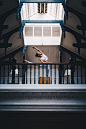 Stretching in the light photo by Brandon Pereira (@brandxportraits) on Unsplash : Download this photo in Singapore, Singapore by Brandon Pereira (@brandxportraits)