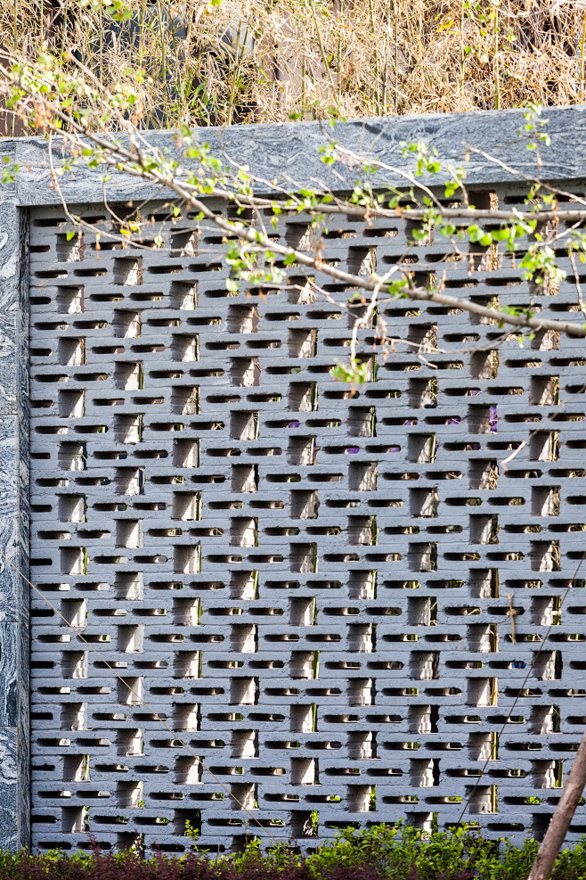 西安中海阅骊山新中式展示区意境系景观中式景墙砖墙镂空围墙景观设计