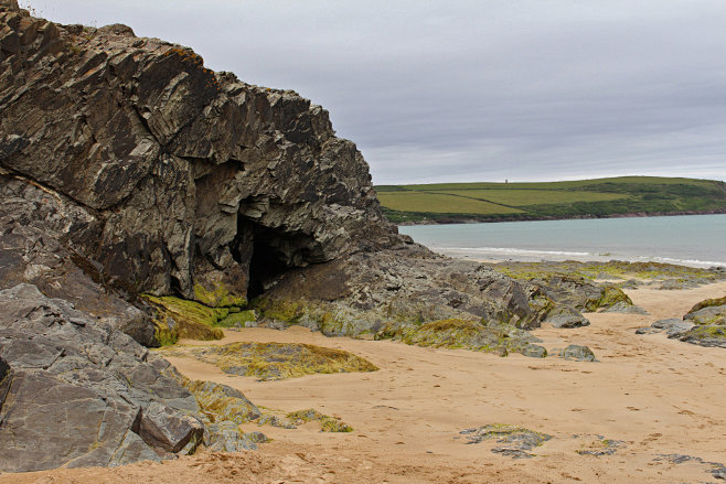 rocks_and_beach_03__...