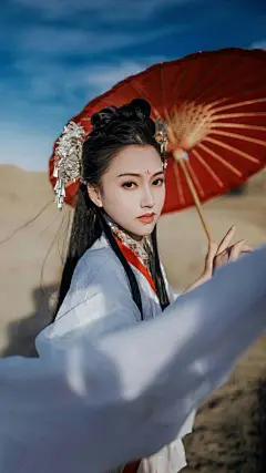 任春风十里轻飏，奏一曲波澜眷恋。