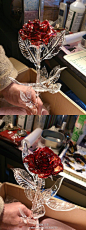 生活：千叶县佐仓市的玻璃工艺师穗坂英树为客人打造的玻璃玫瑰，他说那位客人是要在求婚时用的。祝他好运~