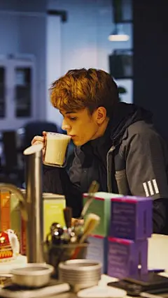 男生手机壁纸图片帅气欧美风 我是个俗人只对万恶的钱感兴趣_腾牛个性网