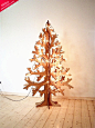 纸板圣诞树，一起过个环保的圣诞节吧。