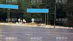 街上横板小海报横幅样机展示  - 源文件下载【酷图网】样机,智能对象,贴图,提案,样机模板展示,VI样机,样机素材,包装样机,VIS样机,样机设计,品牌VI样机,品牌VI,