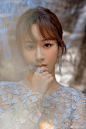 #鹅娘星光# 花朵刺绣铺满轻盈的纱裙，钻石流苏耳环作为精致的点缀，紫妹今天好仙@杨紫 杨紫 ​​​​