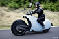 Jean-Marie Lawniczak 和 Leonie Lawniczak 两位设计师的概念电动摩托车 johammer J1 ，是全球第一个能达到时速 200 公里的电动摩托车 ，为什么有一种萌萌哒幻觉。
