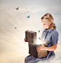 Michiko Tierney在 500px 上的照片Blond Girl Opening a Treasure Box