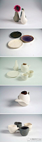 Patricia Wong 茶具——香港工业设计专业学生Patricia Wong设计制作的”Wavy”茶具。使用粘土和注浆的手法制成，线条流畅优美，如花瓣状层叠张开的外表代替常规的手柄，使手握时自然舒适。