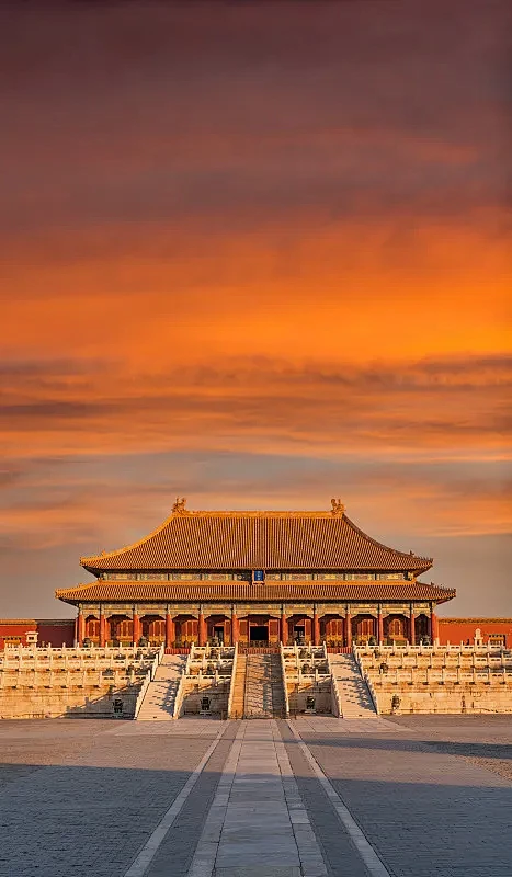 日落晚霞中的故宫太和殿（竖画幅）图片下载-花瓣网