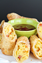 mac and cheese egg rolls