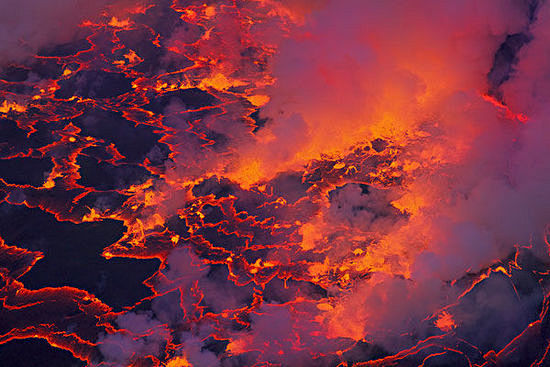 大自然的狂怒 来自世界六大火山的死亡召唤...