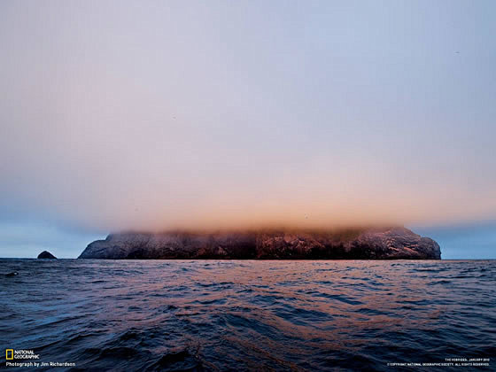 圣基达群岛，波雷岛：大西洋上的雾消散后，...