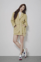 组图：宋慧乔穿毛衣拍写真露细腿 内搭吊带小秀香肩 : 韩国女艺人宋慧乔近日为代言品牌拍摄了一组最新宣传照。