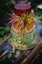 探索雨林中的神秘世界，多姿美妙的热带风情婚礼+来自：婚礼时光——关注婚礼的一切，分享最美好的时光。#婚礼蛋糕#