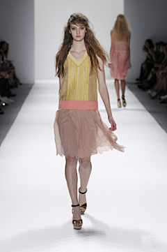 果_果果采集到2012 ss Jill Stuart