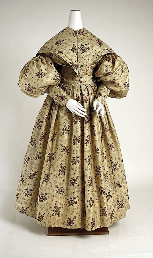 1829-1840，女子服裝。說是維多利...