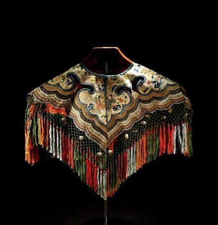 云肩，中国古代女性服饰肩上的装饰