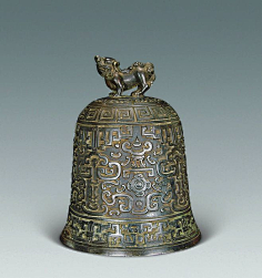 蒲牢,传说中的龙生九子之一,受击就大声吼叫,充作洪钟提梁的兽钮,助其