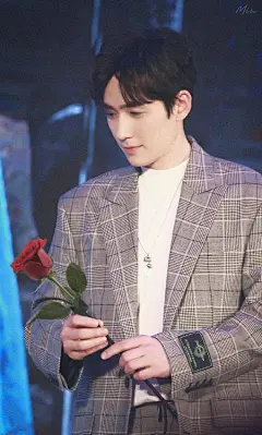 朱一龙齐衡  #朱一龙知否知否应是绿肥红瘦# 
『朱一龙齐衡 zyl』
昨天知否活动上朱一龙太好看了
有君子兮 见之不忘 
一日不见兮 思之如狂  
期待今晚#知否# 小公爷上线(´｡• ᵕ •｡`) ♡
朱一龙冲鸭@朱一龙 ...展开全文c