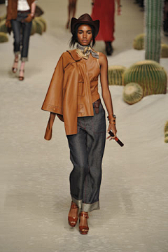 Xing2005采集到Hermès时装发布秀