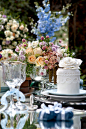 婚礼-柔和色彩的花，精致的细节，迷人和浪漫气氛的复古花园婚礼
