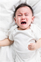 哭哭的宝宝海报
