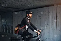 通勤者,男商人,职业,城市,电动自行车,旅游目的地,潮人,仅男人,技术,仅一个男人