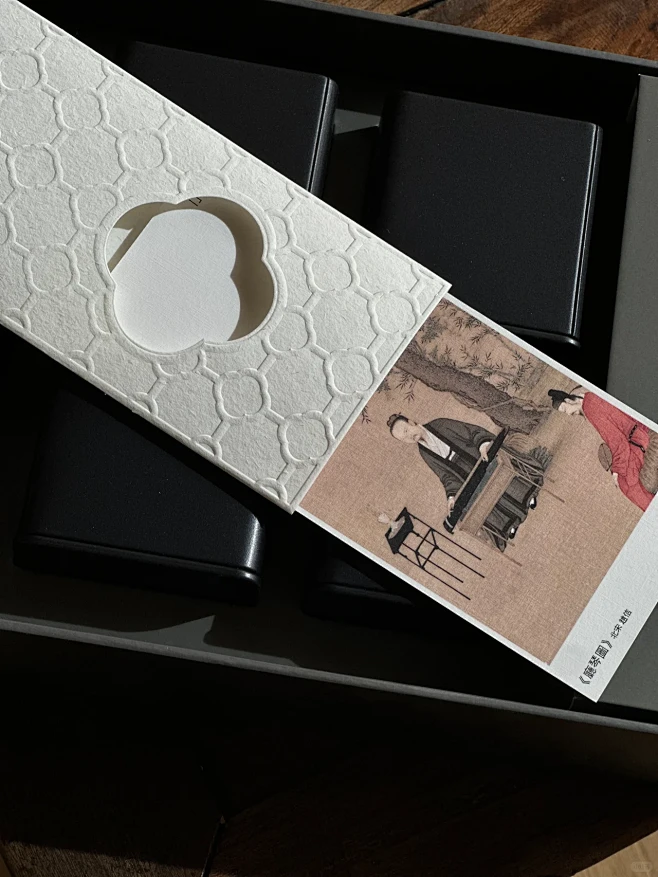 纸品艺术的立体海棠窗产品信息展示卡