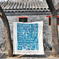 《城市地毯》 : 长宽一米八的羊毛地毯中，是北京各种大大小小的胡衕，每一块区域都居住着超过三万人。 北京的传统区域、院落和道路正受到现代化发展的威 胁，城市地毯是一个为了记录和关注它们而发起的艺术项目。城市地毯将展出八件手绘地毯，并将举办一系列关 于老北京中心区胡衕的公共活动 ...