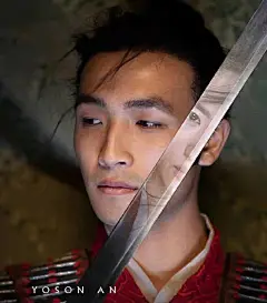 花木兰最终海报曝光，刘亦菲C位担当，巩俐成最强配角_腾讯新闻