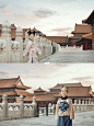 如此别出心裁 你怎甘心落入俗套亲子写真 : 北京写真｜古装写真｜外景写真｜汉服写真｜故宫写真｜北京写真馆｜写真风格｜旗袍写真  总有一场风雨 留恋过红尘贫瘠 当年道蕴咏絮，已为陈迹 今日里，唯爱不变 以千古而序  和你家萌娃一起身着古装