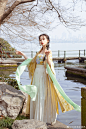@镜司汉服 莫奈少女上～
暗号“莫奈少女过春天”发给客服可得独家浮力（Xīn品9折）限时至3⃣️️2⃣️4⃣️
ᴢʜᴜᴀɴ+ɢᴜᴀɴ我，3⃣️️2⃣️4⃣️开
揪200-50r无门槛优惠卷X2   
>400 揪【莫奈少女】小背心X1
>800 揪【莫奈少女】圆领半袖X1
...展开全文c