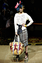 Vivienne Westwood2012春夏高级成衣发布秀_2012巴黎时装周图片323571_