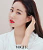 组图：韩星金莎朗登时尚杂志 气质干练不失柔美 : 韩国女艺人金莎朗近日受邀为某时装杂志最新一期拍摄了写真。