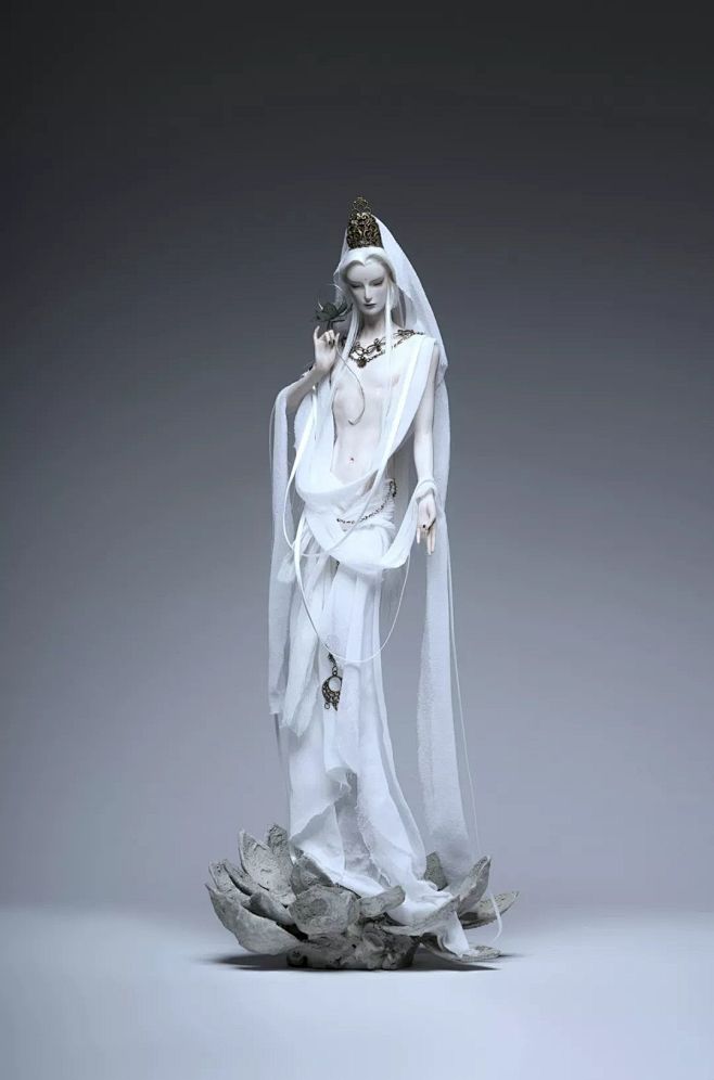 “若以色见我”雕塑系列三——月光菩萨。
