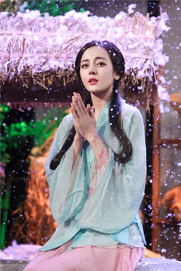 天天向上迪丽热巴唯美古装照领衔开启全新女子季